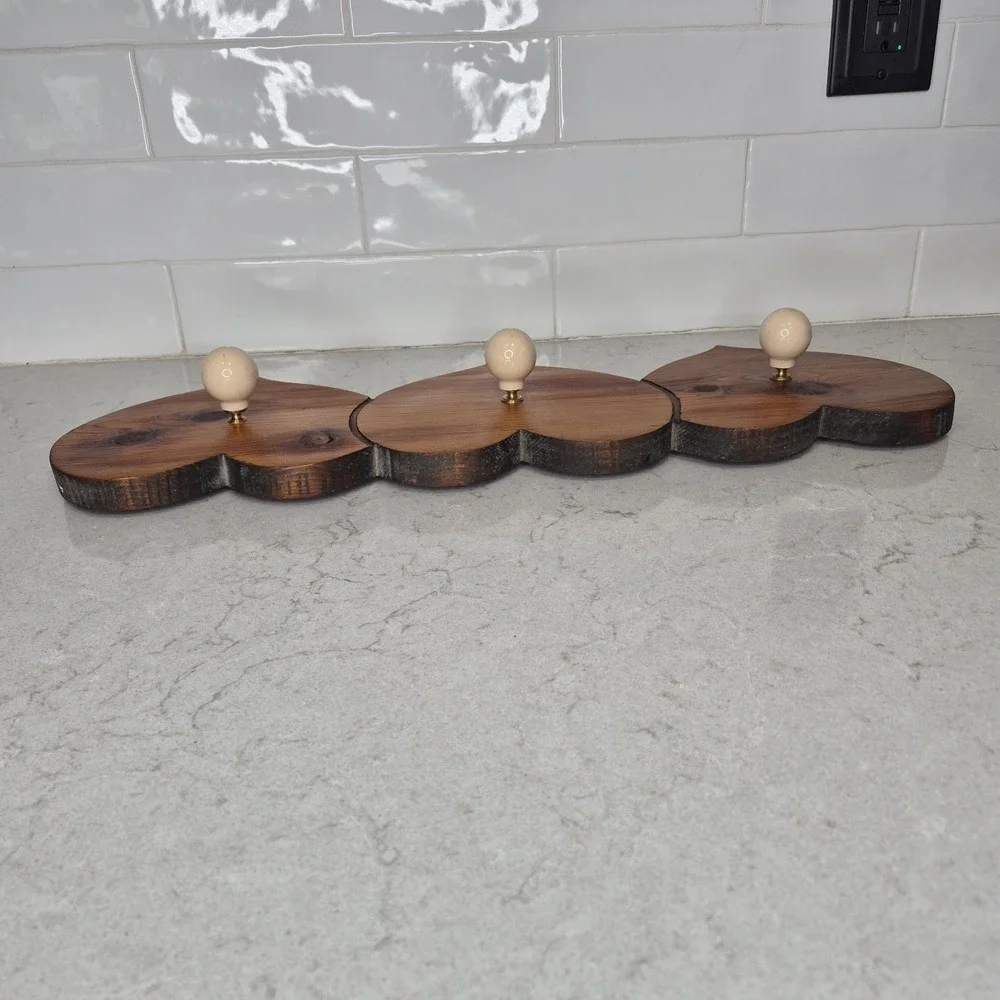 Vintage Wooden 3 Peg Heart Wall Hanging Coat Rack 21